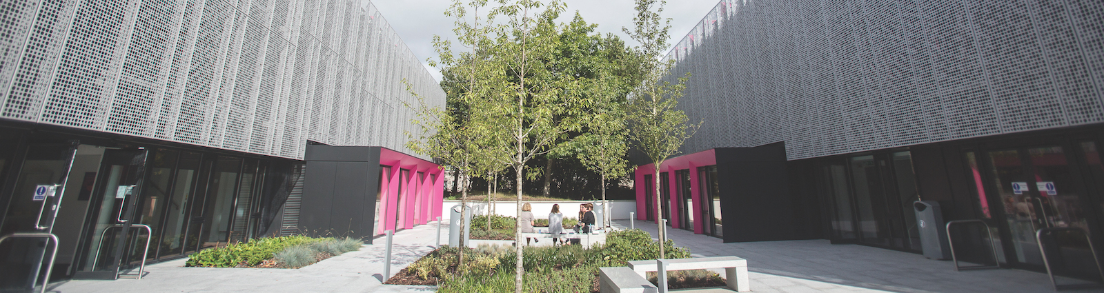 Image of a courtyard at AUB 